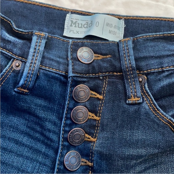 Shorts - Picture 8 of 12